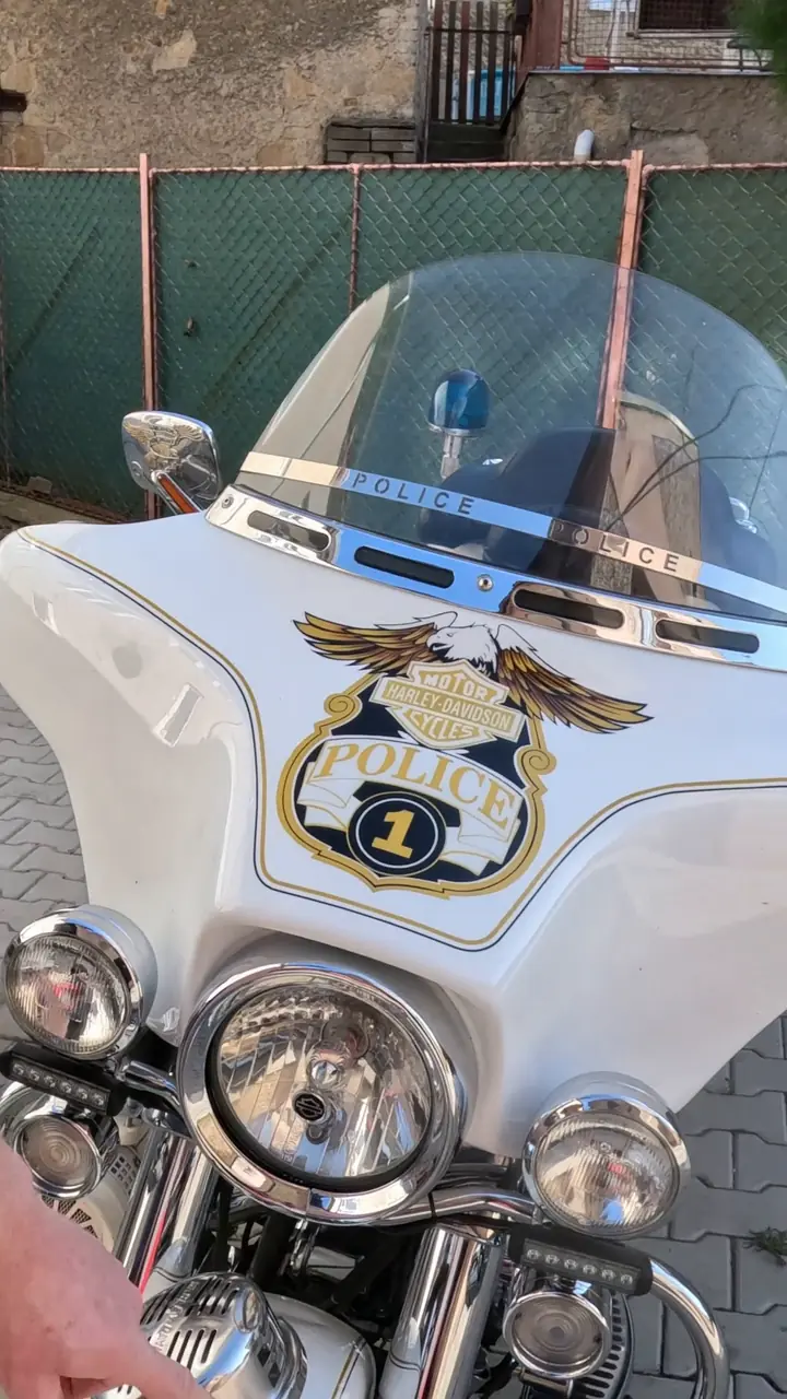 Harley-Davidson v policejní edici, bílá 1995 Evo 1340